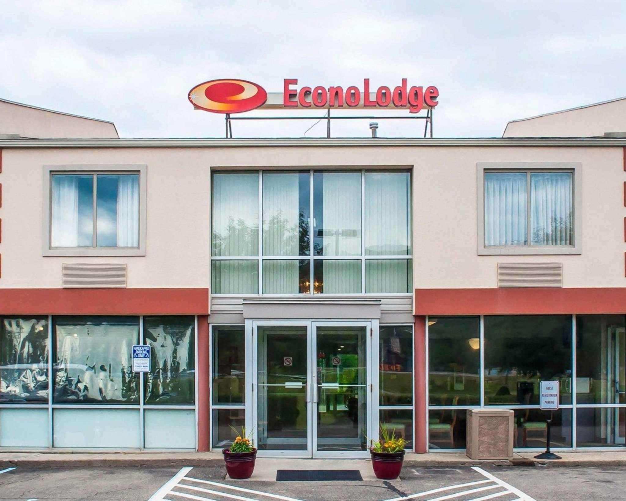 Econo Lodge Elmira-Corning Fisherville Exterior photo