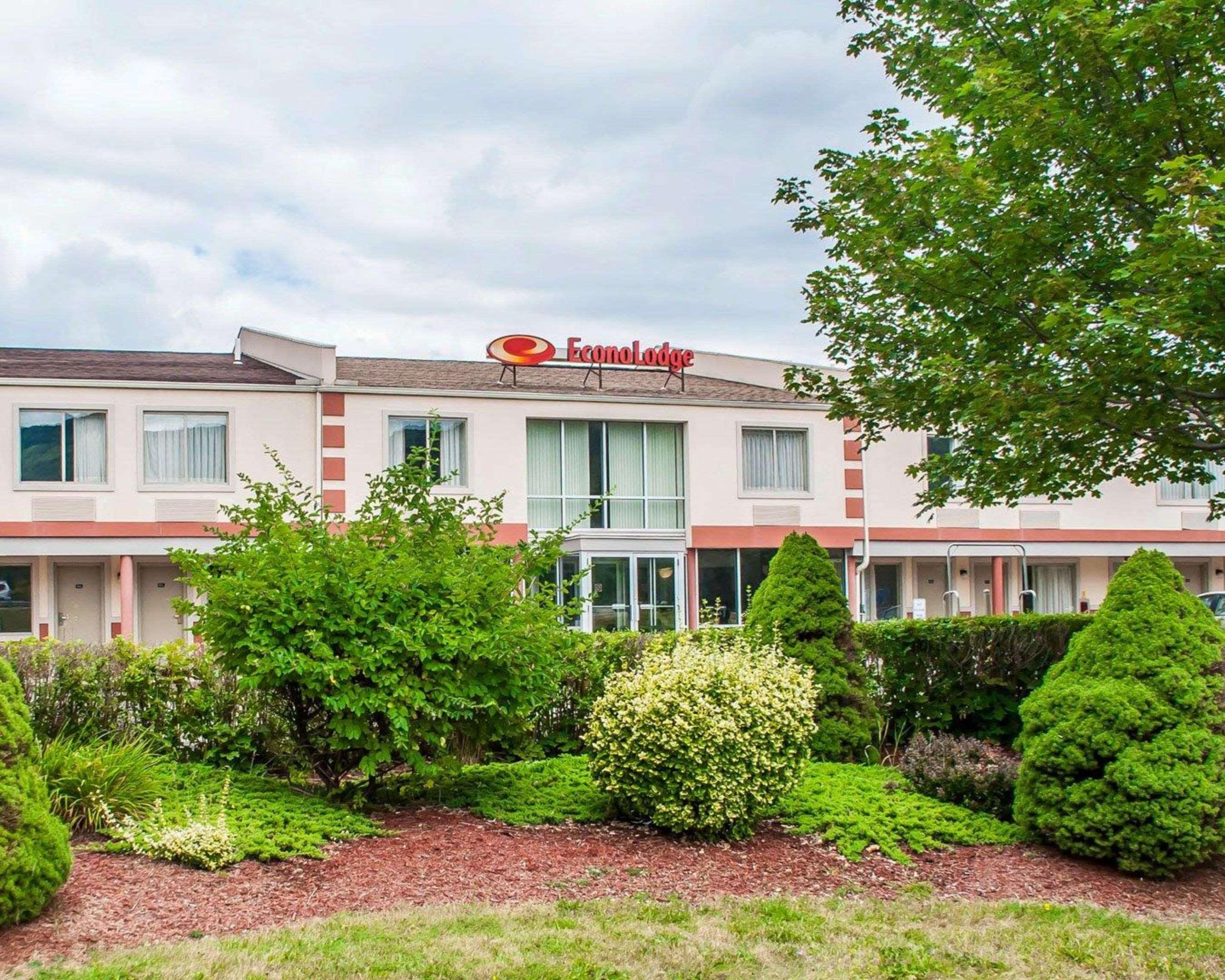 Econo Lodge Elmira-Corning Fisherville Exterior photo