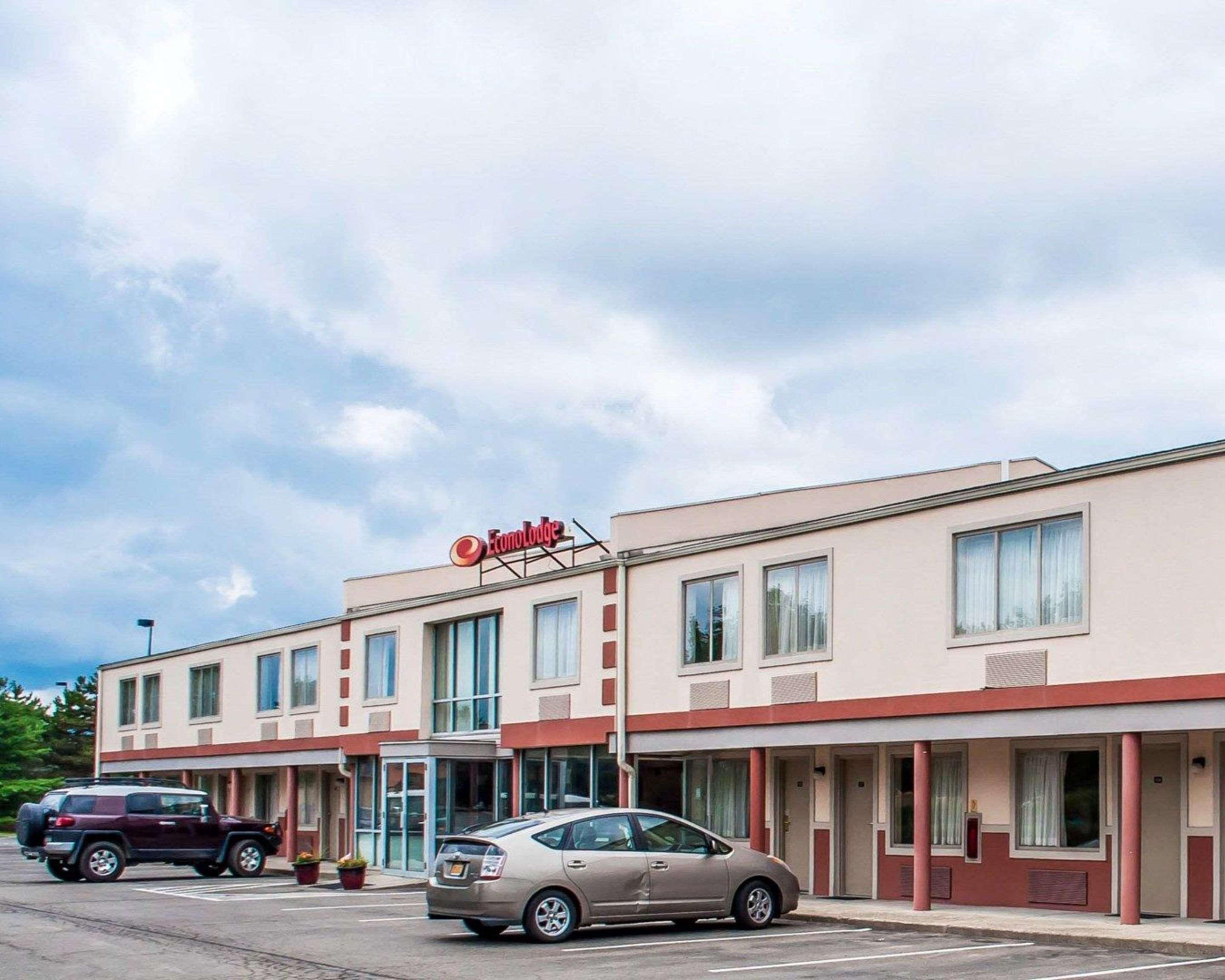 Econo Lodge Elmira-Corning Fisherville Exterior photo