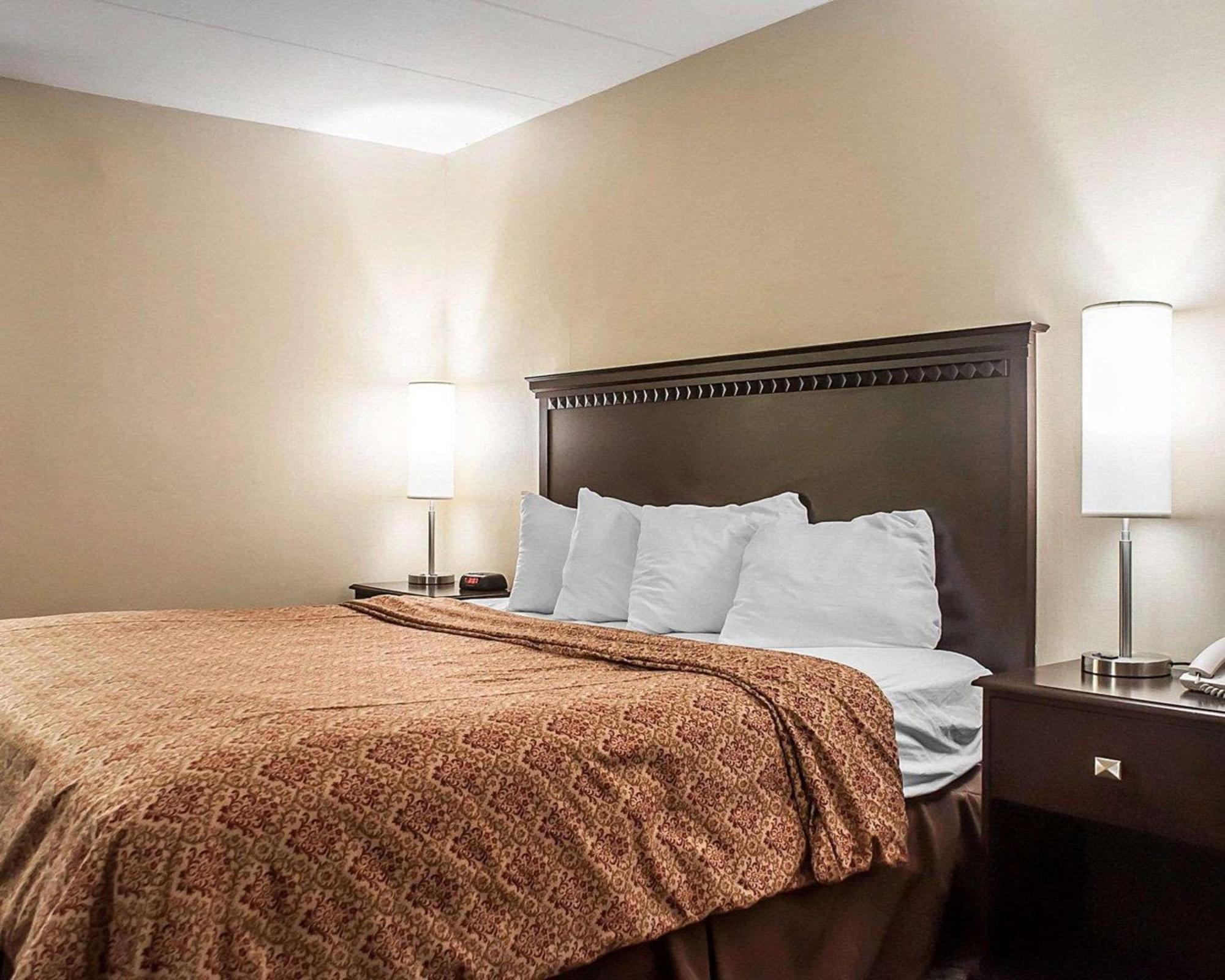 Econo Lodge Elmira-Corning Fisherville Exterior photo