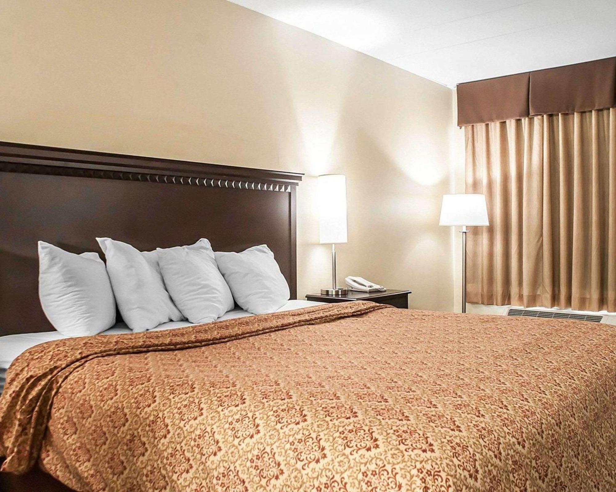 Econo Lodge Elmira-Corning Fisherville Exterior photo
