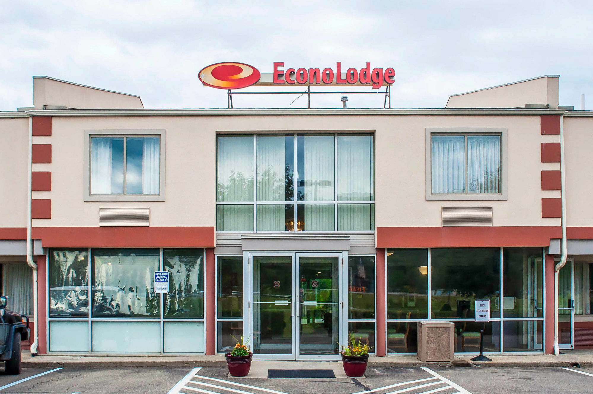 Econo Lodge Elmira-Corning Fisherville Exterior photo